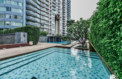 Bang Lamphu Lang Condo | A world-class luxurious condo, standing majestically along the Chao Phraya River