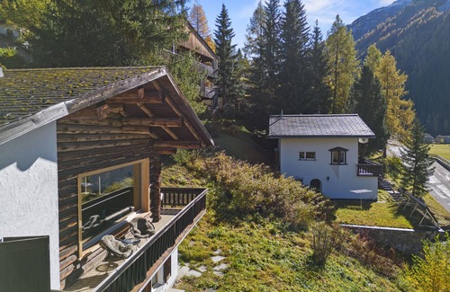 Meierhof Ski Chalet | A&Y Chalet zum Goldenen Hirsch mit Wunderschöner Panorama Aussicht auf Davos