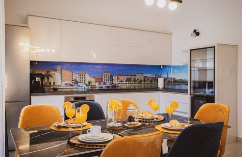 Dugi Rat Apartment | A2 - luxury apt w terrace, gym, jacuzzi & sauna