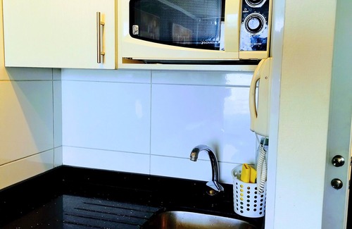 Las Rejas Apartment | A2 Nice, Cozy, Stylish, 2D2B, Subway front door