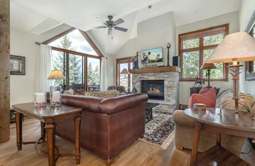 Edwards Villa | A6 Village Townhouse