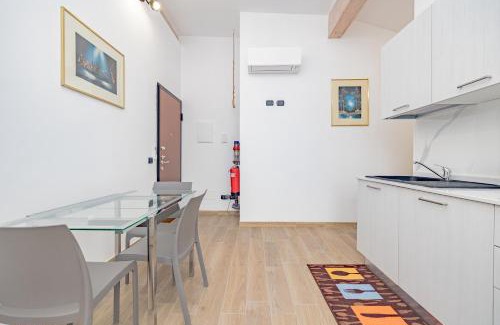 Cesate Apartment | A7 Moonlight FIERA RHO -Mi-EXPO-MXP AMPIO MONOLOCALE