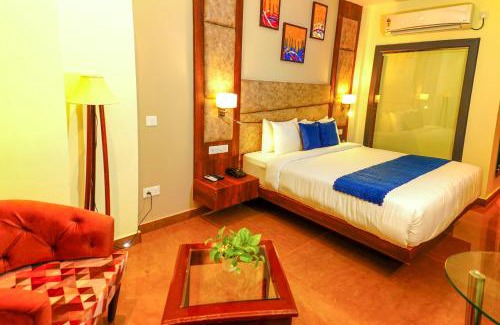 Sheehla Hotel | Aachman River and Valley View Resort Dharamshala - A riverside resort with balcony view