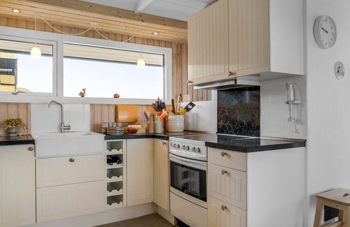 Rødhus House | "Aatu" - 360m from the sea by Interhome
