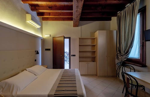 Old Town Bed & Breakfast | Abbazia Bed & Breakfast , Mantegna Hotels