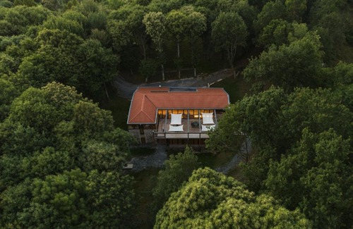 Sobrado House | Abeiro da loba