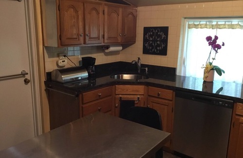 Jenkintown Apartment | Abington Jenkintown Two Bedroom apartment in Philadelphia Suburbs