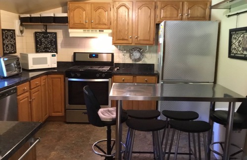 Jenkintown Apartment | Abington Jenkintown Two Bedroom apartment in Philadelphia Suburbs