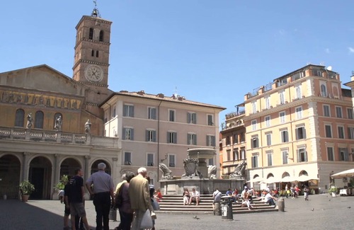 Trastevere Apartment | "Abitare Trastevere" -Trilussa- living in Rome