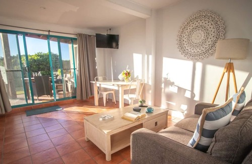 Hastings Point Apartment | Absolute Beachfront Couples Getaway White Waves