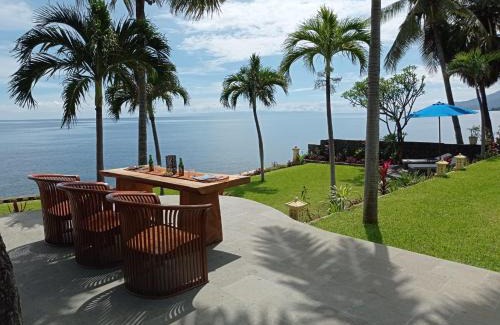 Tulamben Villa | Absolute Beachfront, Paradise, 3BR Villa with Private Pool on 1200m2 of Tropical Land