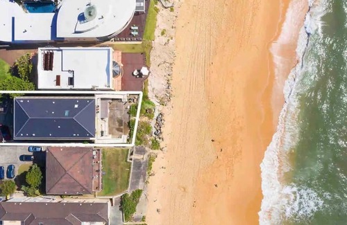Central Coast Apartment | Absolute Beachfront Surf Unit π In Terrigal/Wambi