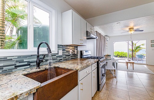 Keaau House | Absolute Oceanfront on Ancient Lava Cliffs! Whales, dolphins, turtles!