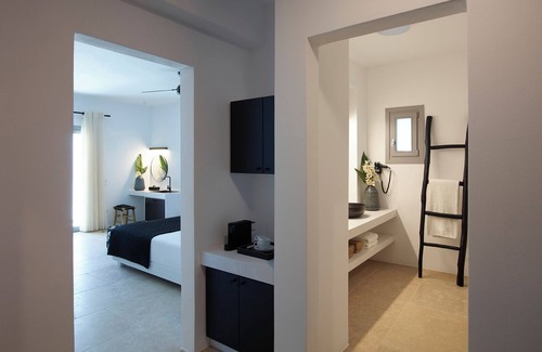 Akrotiri Hotel | Absolute Paradise Santorini- Adults Only