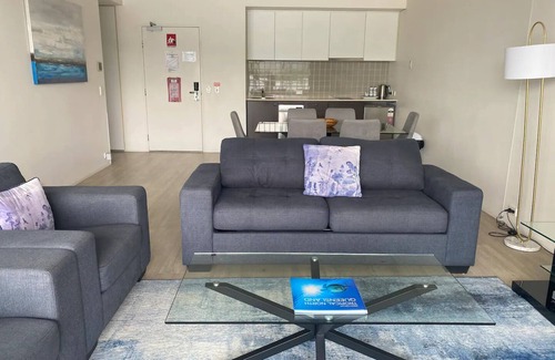 Cairns Central Business District Apartment | Absolute Waterfront Apartment