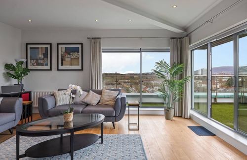 Bushmills House | Absolutely Stunning 3 BR Home - Sleeps 7