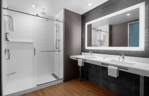 Downtown Vancouver Hotel | AC Hotel Vancouver Waterfront
