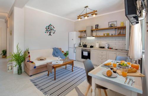 Paxos House | Acacia APT by Aglaia V