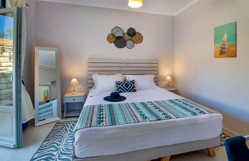 Paxos House | Acacia APT by Aglaia V