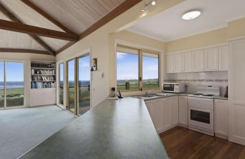 Apollo Bay House | ACACIA BRAE - spectacular views