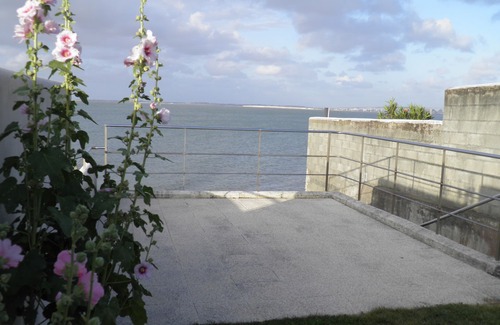 La Flotte House | Accès Océan sur Grand Terrain Clos