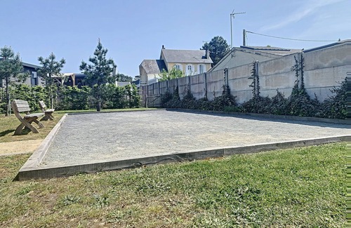 Jullouville-les-Pins House | Accessible Comfort Mobile Home: 4 Guests, 200m from Beach, Heated Pool, Fitness Room, Parking