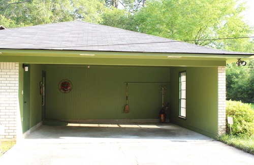 Ruston House | Accessible, family home near downtown Ruston, LA Tech, and the ballpark!