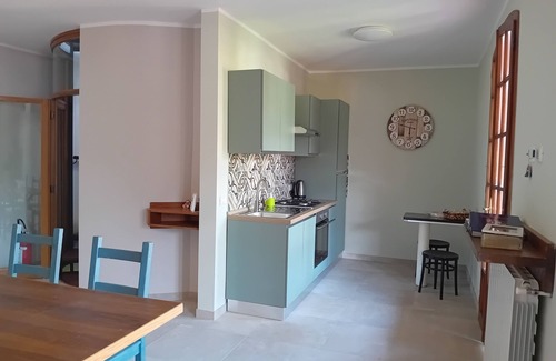 Paratico Apartment | Accommodation for 5 people a few steps from the lakefront with large terrace overlooking the lake