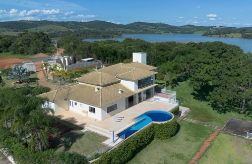 Ijaci Villa | Accommodation in Minas Villa da Ilha