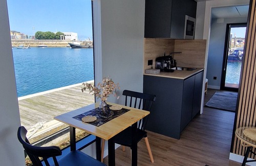 Muxia Boat Rental | Accommodation on a boat with the comforts of a house in Muxía.