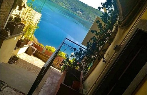 Castel Gandolfo Apartment | Accommodation With Lake View With Jacuzzi