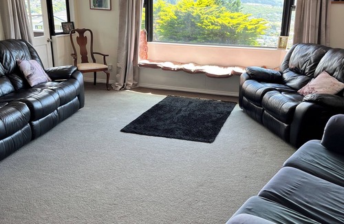 Tawa Bed & Breakfast | Accomodation for 5, plus a baby cot - pets by arrangement