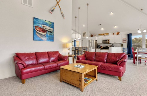 Corolla House | Ace By The Beach: Pool Access | Golf Course Views