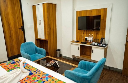 Rau Resort | Aceotel Resort 7th Cloud Indore