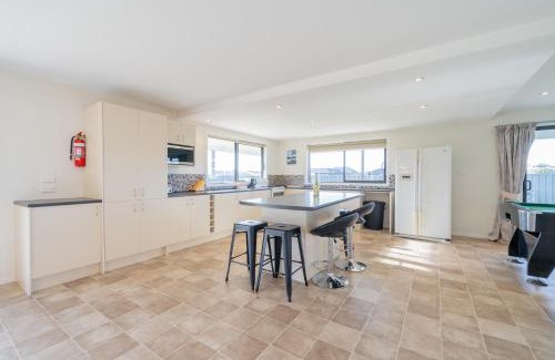 Te Anau House | Acheron Homestead - Te Anau Holiday Home