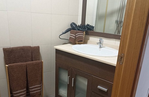 Poio Apartment | Acogedor Apartamento en Poio Entre el Centro Histórico de Combarro y Pontevedra