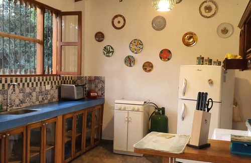 Medellin Cottage | Acogedora Casa de Campo en Santa Elena