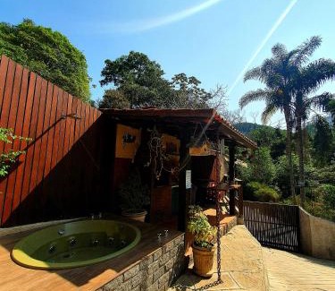Itaipava House | Aconchego de Itaipava - casa de 3 quartos, equipada, área kids, jacuzzi, pet friendly, churrasqueira, em meio a Natureza e próximo ao centro do bairro