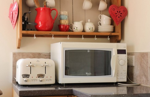 Kilham Cottage | ACORN COTTAGE, family friendly, country holiday cottage in Kilham