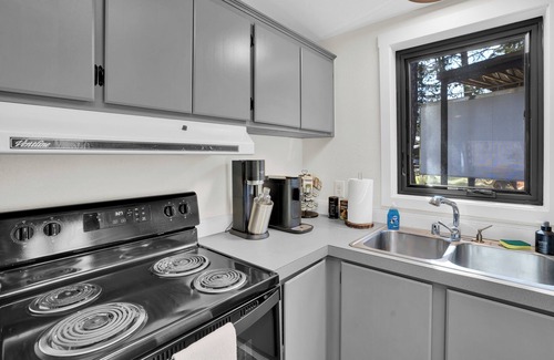 Three Rivers Cabin | Acre Cabin: Trailers Welcome, Home to Chickens!