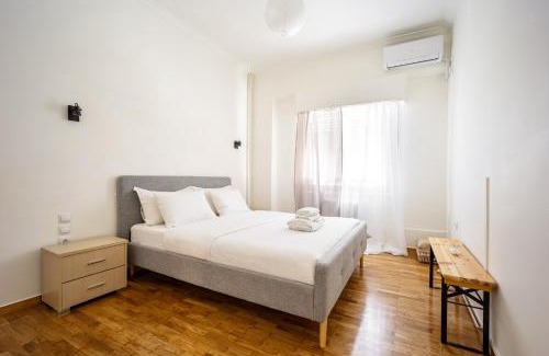 Koukaki Apartment | Acropolis Delux 1st FLR Aprt up 4 guests by LODGESPOT