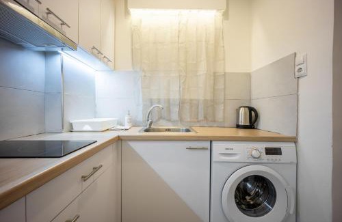Koukaki Apartment | Acropolis Delux 1st FLR Aprt up 4 guests by LODGESPOT