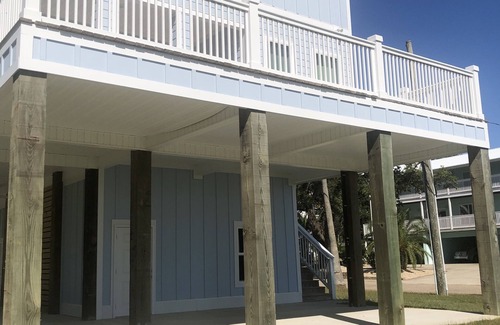 Oxford House | Across From the Beach In Biloxi!