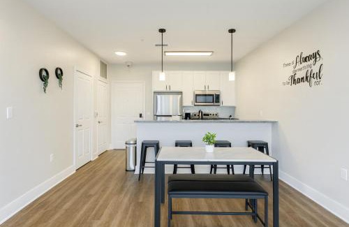 Glen Iris Apartment | Across from UAB Spacious 2BR Retreat 3b