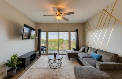 Glen Iris Apartment | Across from UAB Spacious 2BR Retreat 3b