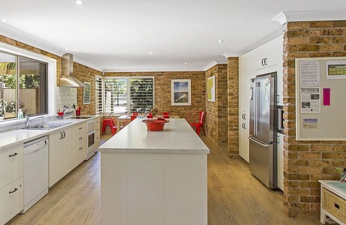 Pearl Beach House | Across the road from the Beach+pet friendly