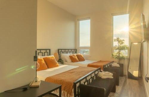 East Orange Apartment | Act Now and Book 2-Queen Bed with NYC View! FREE Parking, Near Train Station