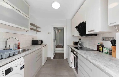 South Acton Apartment | Acton Town Chiswick 1 bed Garden suite