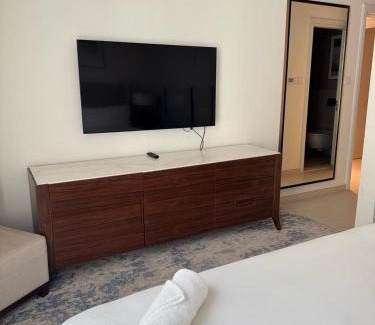 Sharm Apartment | Address Beach Resort Fujairah Apartment by Blue World - 5