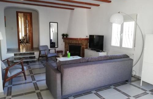 Els Poblets Villa | Adel Locdenia